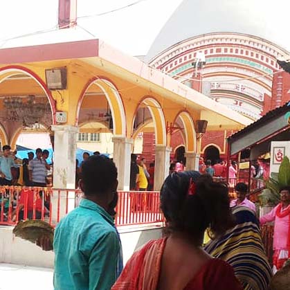 Puja being offered at Tarapith by devotees